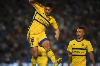 Mendoza, Argentina.- En las fotos tomadas el 27 de noviembre del 2023, durante el partido entre Boca Juniors y Godoy Cruz en el estadio Malvinas Argentinas de Mendoza por la fecha 14 de la fase regular de la Copa de la Liga Profesional 2023. Boca le ganó 2-1 a Godoy Cruz con goles de Miguel Merentiel y Nicolás Figal y se mantiene en la lucha por ingresar a la próxima Copa Libertadores 2024.