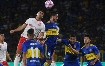 Córdoba, Argentina.- In the photos taken on November 22, 2023, during the match between Boca Junior and Estudiantes de La Plata in the semifinals of the Argentine Cup at the Mario Alberto Kempes stadium. Boca lost 3-2 with Estudiantes and put its presence in the 2024 Copa Libertadores in check.