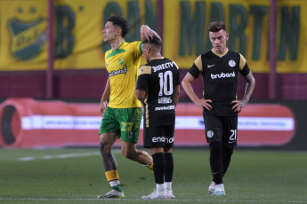 Buenos Aires, Argentina.- In the photos taken on November 23, 2023, during the match between Defensa y Justicia and San Lorenzo at the La Fortaleza stadium in Lanús in the semifinals of the Argentine Cup. Defensa y Justicia defeated San Lorenzo 1-0, which will define the title and a place in the CONMEBOL Libertadores in 2024 with Estudiantes de La Plata, who eliminated Boca Juniors. The final would be on Wednesday, December 13.