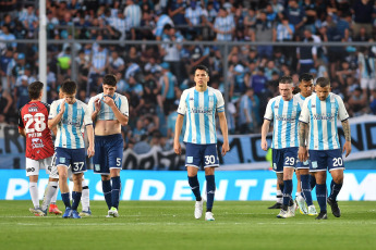 Buenos Aires, Argentina.- In the photos taken on November 5, 2023, during the match between Racing Club and Central Córdoba of Santiago del Estero, on date 12 of the Professional League Cup at the Presidente Perón Stadium. Racing drew 1-1 in Avellaneda with Central Córdoba from Santiago del Estero. The match featured goals from Roger Martínez and Mateo Sanabria.