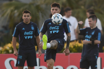 Buenos Aires, Argentina.- In the photos taken on November 14, 2023, the Argentine National Team, led by Lionel Messi, during a training session in Ezeiza, prepares the last double date of the South American Qualifiers of the year, in which it will face Uruguay and Brazil. The Albiceleste will host the Celeste this Thursday (16) at La Bombonera and will visit Brazil next Tuesday at the Maracaná.