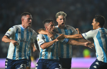 Buenos Aires, Argentina.- In the photos taken on November 28, 2023, during the match between Racing and Belgrano at the Presidente Perón Stadium in a match valid for the 14th and final day of Zone B of the Professional League Cup . Racing Club beat Belgrano de Córdoba 4-1 and established itself at the top of Zone B of the Professional League Cup. The goals were scored by Gabriel Huache and Juan Fernando Quintero on two occasions.