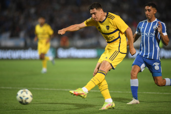 Mendoza, Argentina.- In the photos taken on November 27, 2023, during the match between Boca Juniors and Godoy Cruz at the Malvinas Argentinas stadium in Mendoza on date 14 of the regular phase of the 2023 Professional League Cup. Boca They beat Godoy Cruz 2-1 with goals from Miguel Merentiel and Nicolás Figal and remain in the fight to enter the next Copa Libertadores 2024.