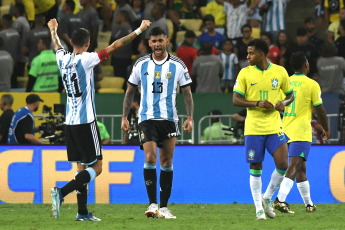 Rio de Janeiro, Brazil.- In the photos taken on November 21, 2023, during the match between the Argentine National Team and Brazil in a classic that closed the year of the South American Qualifiers, for the sixth date heading to the 2026 World Cup In the midst of tensions, the Argentine National Team achieved a 1-0 victory in the visit to Brazil, which allowed it to remain at the top of the table and caused the first defeat for the local team in this competition in its country.