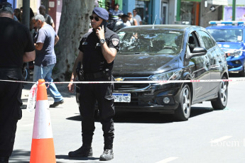 Rosario, Argentina.- In the photos taken on November 22, 2023, police and authorities carry out an inspection of the place where a car belonging to Antonela Roccuzzo's family was shot and eight million pesos were stolen in Rosario, Argentina. A group of criminals attacked the family of Antonela Roccuzzo, wife of the captain of the Argentine national team, Lionel Messi, to steal 8 billion pesos (USD22,443) from them. This is Roccuzzo's cousin, Agustina Scaglia, who was intercepted while they were traveling in a car.