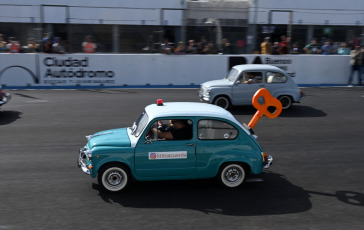 Buenos Aires, Argentina.- In the photos taken on November 5, 2023, more than 600 Fiat 600 cars made a colorful caravan that left from the track of the Autódromo de la Ciudad de Buenos Aires to the "Museo del Fitito", located in the Buenos Aires municipality of Tres de Febrero, where they gathered in search of a Guinness record for the highest concentration of these vehicles.