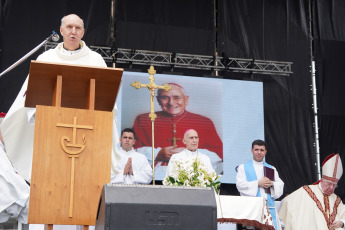 Buenos Aires, Argentina.- In the photos taken on December 16, 2023, during the beatification ceremony of Cardinal Eduardo Pironio, which is led by an envoy of Pope Francis, Cardinal Francisco Vérgez Alzaga, in front of the Luján basilica. The religious man born on July 9 is credited with the miraculous cure of a one and a half year old baby, Juan Manuel, who, according to his parents, was cured after the prayers he offered him.