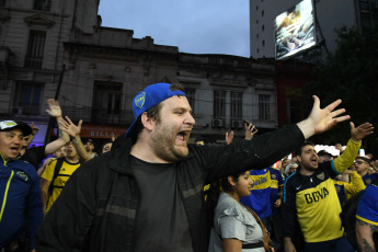 Buenos Aires, Argentina.- In the photos taken on December 6, 2023, Boca supporters who adhere to the Official list of the club headed by Juan Roman Riquelme, demonstrated in front of the Abasto hotel where the opposition formula, made up of Andres Ibarra and Mauricio Macri, offered a press conference. Judge Alejandra Abrevaya once again has the cause of the elections in Boca Juniors in her hands. The Chamber rejected the challenge hours after Sebastián Font, in charge of the 36th court, was chosen to head the process that a week ago suspended the elections, which should have been held on December 3, following the complaint of the opposition over alleged irregularities.