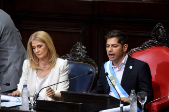 Buenos Aires, Argentina.- In photos taken on December 11, 2023, the re-elected Buenos Aires governor, Axel Kicillof (right), was sworn in before the Legislative Assembly for his second term in that position. Kicillof criticized the adjustment proposed by President Javier Milei, demanded joint funds and repudiated hate speech. At the end of his message to the militancy, Kicillof republished Javier Milei's headline phrase and proclaimed: "Long live social justice, damn it."