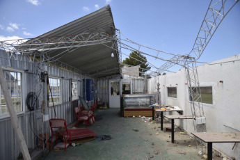 Bahía Blanca, Argentina.- En las fotos tomadas el 20 de diciembre del 2023, muestra a la gran mayoría de los 24 clubes de la ciudad de Bahía Blanca -sur de Buenos Aires- que sufrieron importantes daños materiales durante el temporal de viento y lluvia ocurrido en la madrugada del domingo 17 de diciembre. Bahía Blanca, continúa padeciendo las consecuencias del temporal. A 48 horas del fenómeno climático extremo, recién se logró restablecer el servicio de energía eléctrica en un poco más del 50