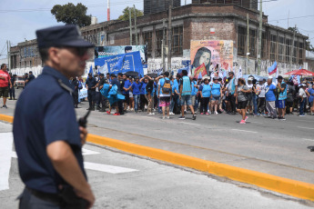 Buenos Aires, Argentina.- In the photos taken on December 28, 2023, a group of social organizations carry out a protest with a partial cut of Route 3, in the Buenos Aires district of La Matanza, in rejection of the decree of necessity and urgency (DNU) 70/2023 on deregulation of the economy.