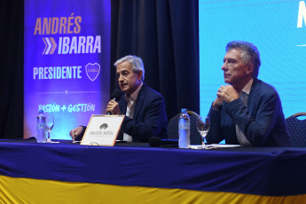 Buenos Aires, Argentina.- In the photos taken on December 6, 2023, Andrés Ibarra (left) and Mauricio Macri (right) speak at a press conference amid the uncertainty due to the elections in Boca Juniors. Macri answered the accusations of Juan Román Riquelme and compared his management with that of Daniel Passarella in River, "The club can't resist this anymore. This is much worse than what Passarella did to River." In addition, he asked for the collaboration of the ruling party so that members can vote on December 17.