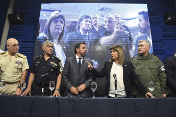 Buenos Aires, Argentina.- In the photos taken on December 20, 2023, the Minister of Security, Patricia Bullrich (2nd right), gives a press conference within the framework of the protests that occurred in Buenos Aires. The Argentine Government launched a campaign that states that "he who cuts does not get paid" with the aim of discouraging all people who want to demonstrate against the new administration of President Javier Milei since if they have institutional aid, if they participate in the demonstrations they may lose it.