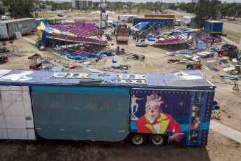 Bahía Blanca, Argentina.- The photos taken on December 19, 2023 show the destruction that still remains in the streets of Bahía Blanca after the storm that hit the city over the weekend. The Energy Service, EDES, reported that it managed to restore service to 55% of users, after the devastating storm that affected the city of Bahía Blanca. More than 350 workers worked steadily in an unprecedented operation to rebuild the city's electrical network and gradually restore the electricity supply.