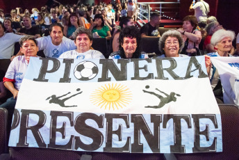 Buenos Aires, Argentina.- In the photos taken on December 22, 2023, people attend the Gaumont cinema to see “México 71”, a documentary that reconstructs and recounts the beginnings of Argentine women's football that has testimonies from a large part of the first team that went to a women's football world cup and those who were interested in its history.