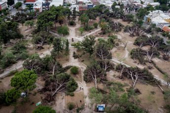 Bahía Blanca, Argentina.- The photos taken on December 19, 2023 show the destruction that still remains in the streets of Bahía Blanca after the storm that hit the city over the weekend. The Energy Service, EDES, reported that it managed to restore service to 55% of users, after the devastating storm that affected the city of Bahía Blanca. More than 350 workers worked steadily in an unprecedented operation to rebuild the city's electrical network and gradually restore the electricity supply.