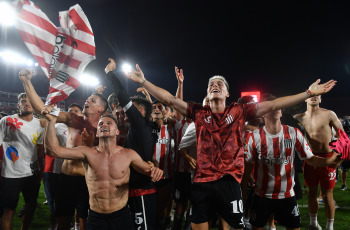 Buenos Aires, Argentina.- In the photos taken on the 13th of December 2023, Estudiantes de La Plata won 1-0 in Defensa and Justicia and won the Copa Argentina at the Ciudad de Lanús stadium. He is the first title in the competition and was classified for the Copa Libertadores of 2024.