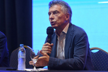 Buenos Aires, Argentina.- In the photos taken on December 6, 2023, Andrés Ibarra and Mauricio Macri (photo) speak at a press conference amid the uncertainty due to the elections in Boca Juniors. Macri answered the accusations of Juan Román Riquelme and compared his management with that of Daniel Passarella in River, "The club can't resist this anymore. This is much worse than what Passarella did to River." In addition, he asked for the collaboration of the ruling party so that members can vote on December 17.