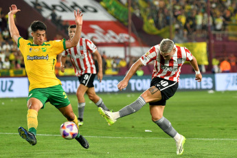 Buenos Aires, Argentina.- In the photos taken on the 13th of December 2023, Estudiantes de La Plata won 1-0 in Defensa and Justicia and won the Copa Argentina at the Ciudad de Lanús stadium. He is the first title in the competition and was classified for the Copa Libertadores of 2024.