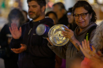 Buenos Aires, Argentina.- In the photos taken on December 20, 2023, banging of pots and honks were recorded this Wednesday night in various parts of the city of Buenos Aires and the Buenos Aires suburbs in rejection of President Javier Milei's announcement of the Decree of Emergency Need (DNU) for economic deregulation, some 300 measures to deregulate the economy and the public sector. “Afuera Milei!” was heard in the streets of the capital of Argentina.