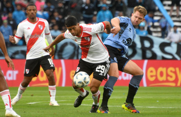 Córdoba, Argentina.- In the photos taken on December 3, 2023, during the match between River Plate and Belgrano at the Mario Alberto Kempes stadium in a match for the quarterfinals of the Professional League Cup. River Plate beat Belgrano 2-1 in the last play and advanced to the semifinals of the League Cup. Facundo Colidio gave Millonario the classification with a goal in the 94th minute. The last Argentine football champion awaits Rosario Central in the next instance.