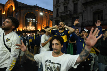 Buenos Aires, Argentina.- In the photos taken on December 6, 2023, Boca supporters who adhere to the Official list of the club headed by Juan Roman Riquelme, demonstrated in front of the Abasto hotel where the opposition formula, made up of Andres Ibarra and Mauricio Macri, offered a press conference. Judge Alejandra Abrevaya once again has the cause of the elections in Boca Juniors in her hands. The Chamber rejected the challenge hours after Sebastián Font, in charge of the 36th court, was chosen to head the process that a week ago suspended the elections, which should have been held on December 3, following the complaint of the opposition over alleged irregularities.