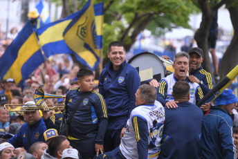 Buenos Aires, Argentina.- In the photos taken on December 3, 2023, the current second vice president, presidential candidate and "xeneize" idol, Juan Román Riquelme, led a demonstration of Boca fans and partners to protest the judicial decision to suspend the elections to elect the board of directors of the xeneize club, which still do not have a date for completion.