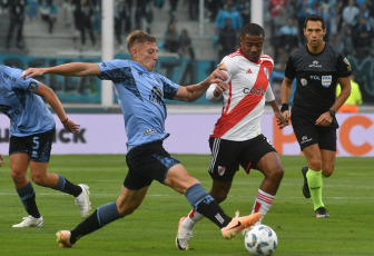 Córdoba, Argentina.- In the photos taken on December 3, 2023, during the match between River Plate and Belgrano at the Mario Alberto Kempes stadium in a match for the quarterfinals of the Professional League Cup. River Plate beat Belgrano 2-1 in the last play and advanced to the semifinals of the League Cup. Facundo Colidio gave Millonario the classification with a goal in the 94th minute. The last Argentine football champion awaits Rosario Central in the next instance.