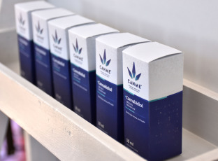 San Juan, Argentina.- En las fotos tomadas el 6 de diciembre del 2023, muestra las instalaciones del segundo laboratorio de CanMe San Juan, que se encarga de la producción de Cannabis Medicinal. La creación de "CanMe San Juan" responde a la decisión estratégica del Gobierno local de ponerse a la vanguardia del mundo en el cultivo de cannabis con fines medicinales, como una forma de diversificar la capacidad productiva local y posicionarse como referente de la industria en el país y el mundo.