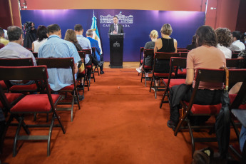 Buenos Aires, Argentina.- En las fotos tomadas el 13 de diciembre del 2023, el portavoz presidencial, Manuel Adorni, brindó una conferencia de prensa. Adorni, anticipó que la reducción de subsidios a las tarifas de servicios y transporte público se implementará "a partir del 1 de enero" del año próximo, al tiempo que adelantó que en las próximas semanas el Gobierno presentará un plan de reformas estructurales. Además, adelantó que se presentará un “plan de reformas estructurales” en las próximas semanas.