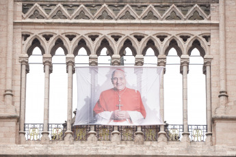 Buenos Aires, Argentina.- In the photos taken on December 16, 2023, during the beatification ceremony of Cardinal Eduardo Pironio, which is led by an envoy of Pope Francis, Cardinal Francisco Vérgez Alzaga, in front of the Luján basilica. The religious man born on July 9 is credited with the miraculous cure of a one and a half year old baby, Juan Manuel, who, according to his parents, was cured after the prayers he offered him.