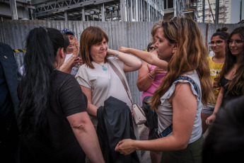 Buenos Aires - President Javier Milei and Security Minister Patricia Bullrich are in Bahía Blanca, where they are monitoring the situation caused by the rain and wind storm and the emergency in that city in the south of Buenos Aires, which caused at least 13 deaths yesterday.