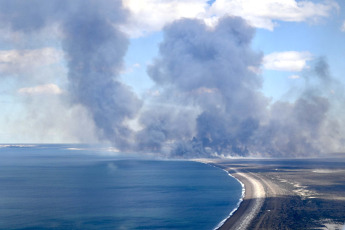 Chubut, Argentina.- The photos taken on December 12, 2023 show the forest fire that affected the rural area of Puerto Lobos in Chubut. According to the Secretary of Citizen Liaison of the Province, the fire was "controlled" while fire departments continued to work at the site as a preventive measure due to the change in wind.