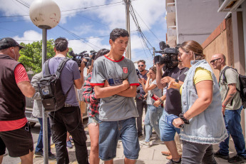 Mar de Ajó, Argentina.- In the photos taken on January 3, 2024, Nahuel, witness to the attack. The eight adults arrested for the crime of Tomás Tello, the 18-year-old young man stabbed to death in the Santa Teresita spa during the New Year celebrations , refused to testify before the prosecutor in the case in a day of investigations that lasted until this morning, judicial sources reported.