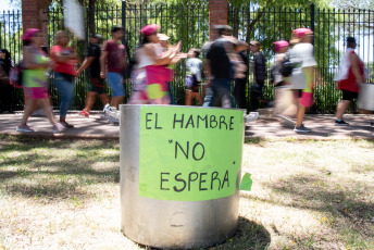 Buenos Aires, Argentina.- In the photo taken on January 23, 2024, the group Somos Barrios de Pie today held a vigil in front of the presidential residence of Olivos, as a prelude to the general strike and the mobilization planned for tomorrow against the DNU 70/2023 of deregulation of the economy and the bill of the "Bases and Starting Points for the Freedom of Argentines".