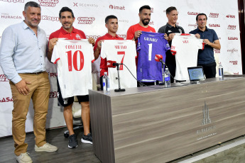 Buenos Aires.- In the photo taken on January 8, 2024, Facundo Sava was presented tonight as Huracán’s coach for the 2024 season in Argentine football and admitted to having "a lot of desire" to lead the "Globo", after passing through four games in Sarmiento de Junín during the final stretch last year.