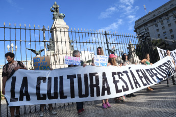 Buenos Aires.- In the photo taken on January 11, 2024, different sectors of culture reqalizan a "Musicazo" today in the Congress Square, to warn about the negative impact on the sector with the modifications included in the law "Bases y Puntos de Partida para la Libertad de los Argentinos", given that "it includes the disfinancing of the National Institute of Music (Inamu) and the elimination of the National Arts Fund (FNA)".