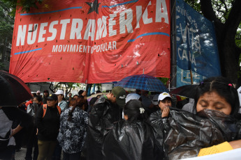 Buenos Aires, Argentina.- En la foto tomada el 16 de enero de 2024, la Unión de Trabajadores y Trabajadoras de la Economía Popular (UTEP) y el Movimiento Evita convocaron para hoy a una "jornada de asamblea y ollas populares" en todos los distritos del país, para "discutir y definir las reivindicaciones de cara al paro y movilización del próximo 24 de enero" convocado por la CGT.