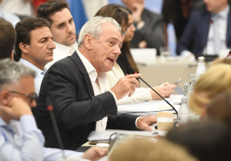 Buenos Aires, Argentina.- En las fotos tomadas el 23 de enero del 2024, el diputado Atilio Benedetti. Arrancó el debate en el plenario de comisiones de Diputados por el proyecto de Ley de Bases, que propone cambios significativos en la regulación económica y las facultades del Gobierno.