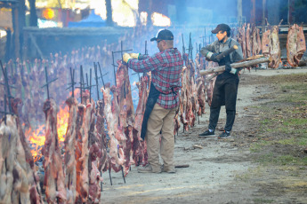 Chubut.- In the photo taken on January 15, 2024, with good expectations, residents and authorities advance with preparations to celebrate a new edition of the National Asado (Barbecue) Festival on 2, 3 and 4 February, in the town of Chubutense de Cholila, where they will cook about 250 lambs and 30 steers, according to their organizers.