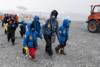 Antarctica, Argentina.- Photos taken on January 15, 2024 show the Argentine Esperanza base, the only Antarctic settlement where families winter. The Argentine Antarctic Institute (IAA) began this year, for the first time in its history, anthropological studies on human practice in Antarctica, thus expanding the institution's research area in Social Sciences.