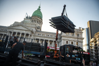 Buenos Aires, Argentina.- En la foto tomada el 23 de enero de 2024, preparativos en el Congreso Nacional de cara al paro y movilizacion de mañana en rechazo a las políticas del gobierno de Javier Milei.