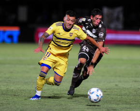 Buenos Aires, Argentina.- En las fotografías tomadas el 27 de enero de 2024 se ven escenas del partido Boca - Platense que terminó 0 a 0 en el estadio Ciudad de Vicente López.. El encuentro ofició como el debut de Diego Martínez al mando de la Dirección Técnica de Boca Juniors. En el primer tiempo le anularon un gol a Ronaldo Martínez, de Platense.