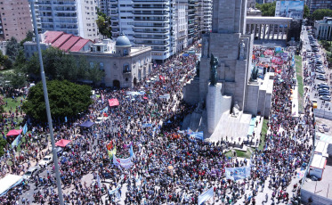 Rosario, Argentina.- In the photo taken on January 24, 2024, a massive mobilization took place today in Rosario, province of Santa Fe in the framework of the national strike called by the CGT against the decree of necessity and urgency (DNU) and the bill "Bases" promoted by the government of Javier Milei.