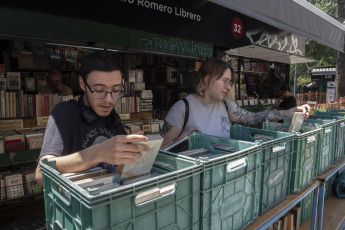 Buenos Aires, Argentina.- In the photo of January 20, 2024, the bookstores and the booths of used books of the porteño center work with a local reading community that usually goes to look for rarities or titles cheaper but in the last time the sales to tourists are more than to those faithful buyers that approached in . of reading material