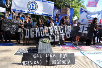 Posadas, Argentina.- In the photos taken on January 24, 2024, protesters participate in the general strike called by the national General Confederation of Labor (CGT) in opposition to the DNU and the Omnibus Law proposed by President Javier Milei.