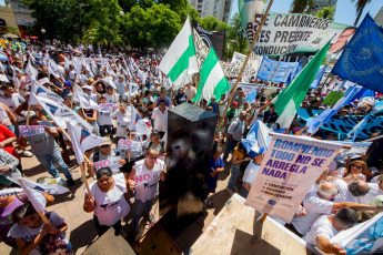 Corrientes, Argentina.- In the photos taken on January 24, 2024, protesters participate in the general strike called by the national General Confederation of Labor (CGT) in opposition to the DNU and the Omnibus Law proposed by President Javier Milei.