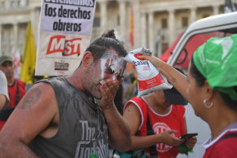 Buenos Aires, Argentina.- In the photos taken on January 31, 2024, members of the Gendarmerie and the Federal Police intervened to evict protesters from left-wing political groups and social organizations located in front of the National Congress, with the aim of free the public road that they had occupied as part of the protest against the projects promoted by the Government.