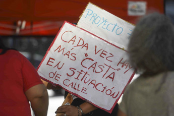 Buenos Aires, Argentina.- In the photos taken on January 19, 2024, militants and leaders of the Project 7 Civil Association held a breakfast in front of the Ministry of Human Capital building, in rejection of the decree of necessity and urgency (DNU) that issued by the National Government, considering that it "violates all human rights", and in defense of people living on the street, spokespersons for the sector reported.