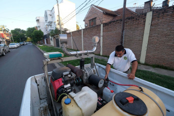 Corrientes, Argentina.- En la foto tomada el 23 de enero de 2024, el Ministerio de Salud de Corrientes refuerza las medidas para combatir el avance del dengue, que registra un promedio de 100 casos positivos de la enfermedad, y así "moderar el impacto del brote", informaron hoy fuentes de la cartera sanitaria.